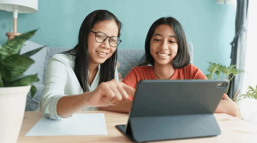 student getting tutored